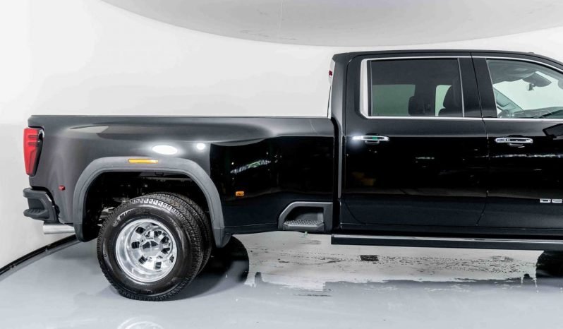 
								Buy 2024 GMC Sierra 3500HD DRW CREW DENALI full									