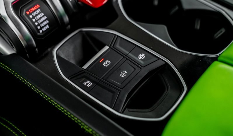 
								Buy 2020 Lamborghini Urus full									