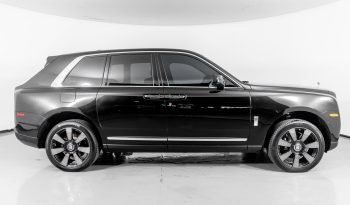 
									Buy 2022 Rolls Royce Cullinan full								