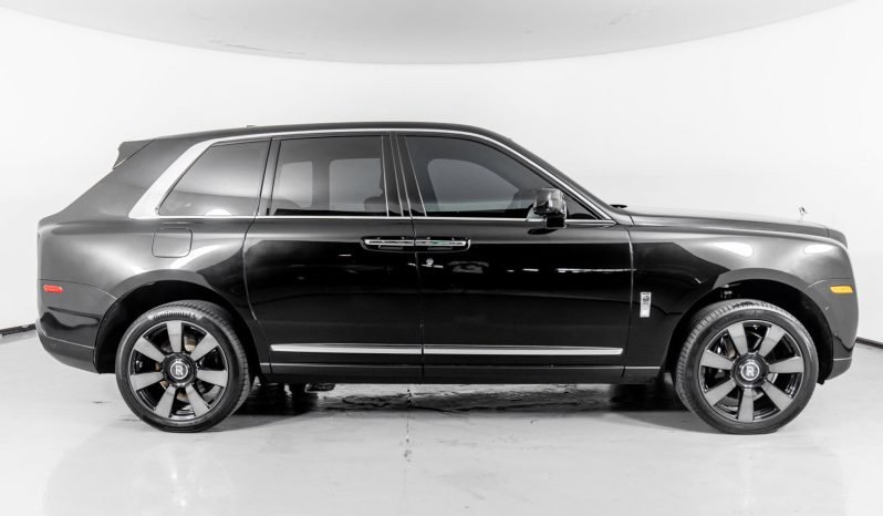 
								Buy 2022 Rolls Royce Cullinan full									