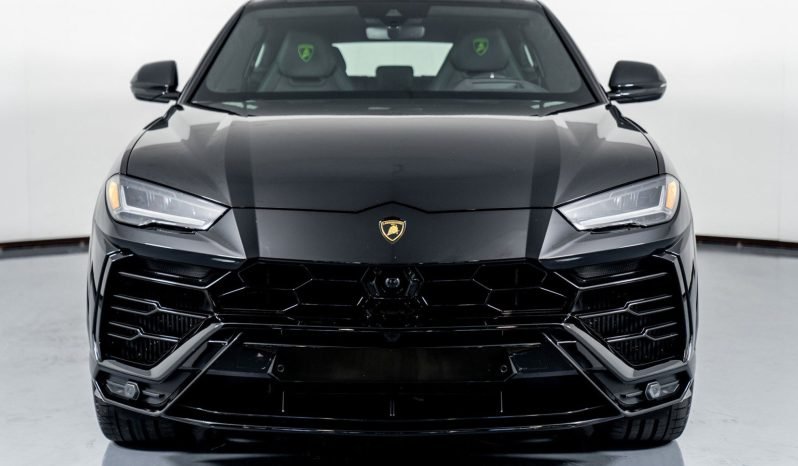 
								Buy 2022 Lamborghini Urus full									