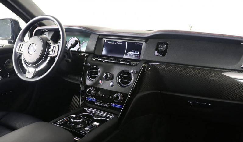 
								Buy 2022 Rolls Royce Cullinan full									
