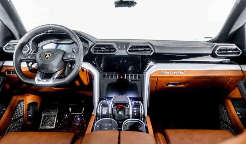 
								Buy 2020 Lamborghini Urus full									