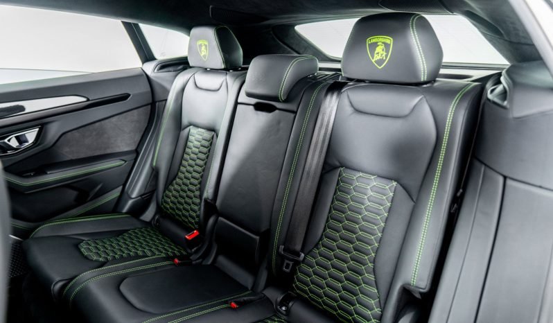 
								Buy 2022 Lamborghini Urus full									