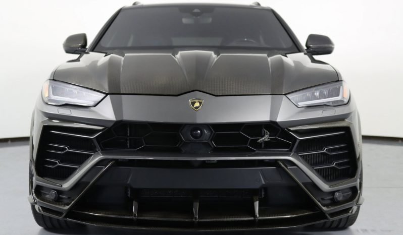 
								Buy 2022 Lamborghini Urus full									