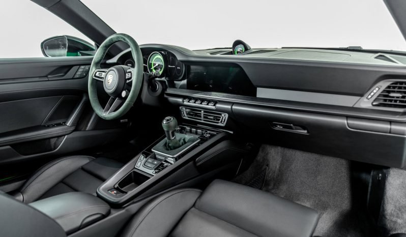 
								Buy 2022 Porsche 911 CARRERA 4 GTS COUPE full									