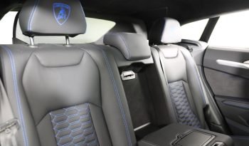 
									Buy 2022 Lamborghini Urus full								
