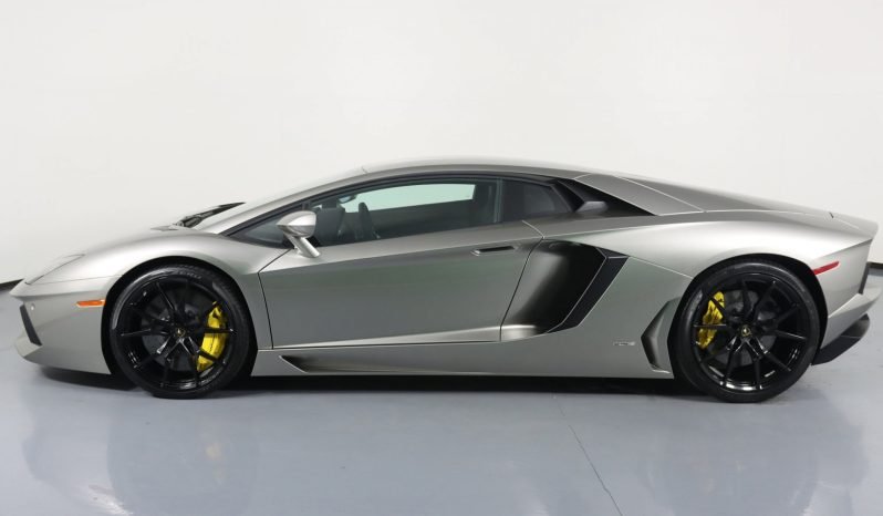 
								Buy 2013 Lamborghini Aventador LP700-4 full									