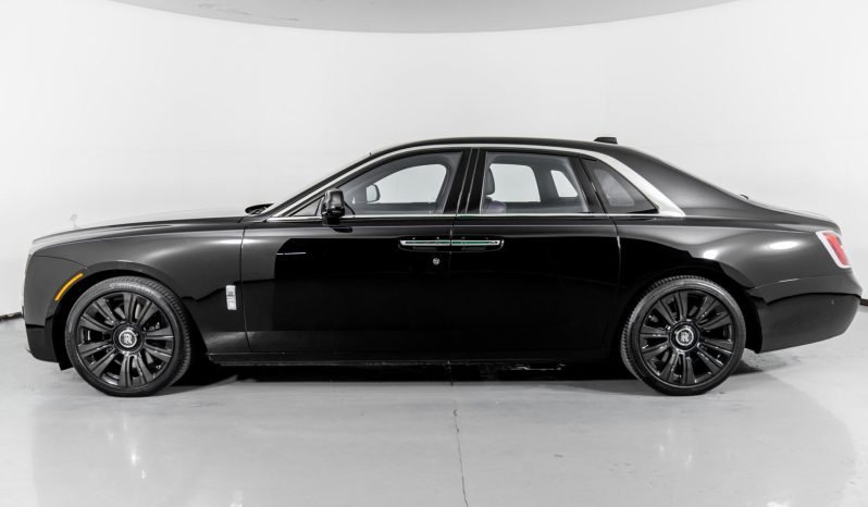 
								Buy 2021 Rolls Royce Ghost full									