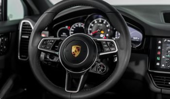 
									Buy 2022 Porsche Cayenne full								
