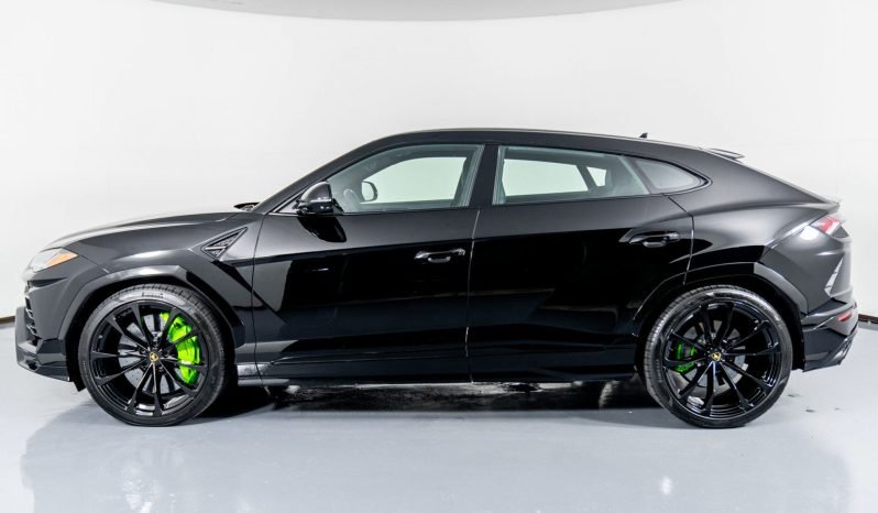 
								Buy 2022 Lamborghini Urus full									