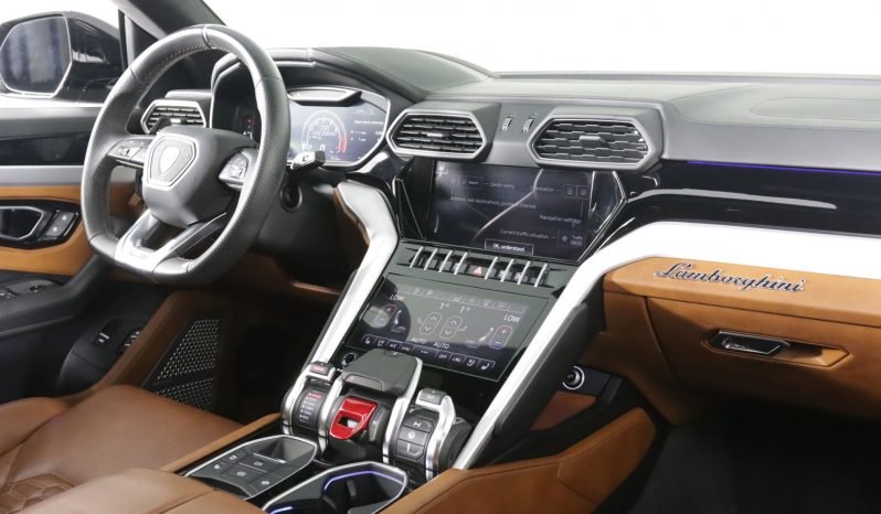 
								Buy 2021 Lamborghini Urus full									