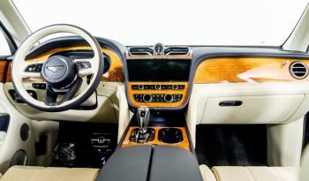 
									Buy 2022 Bentley Bentayga V8 full								