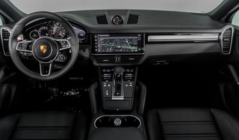 
								Buy 2022 Porsche Cayenne full									