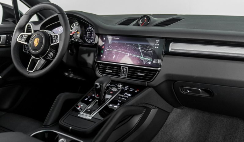 
								Buy 2022 Porsche Cayenne full									