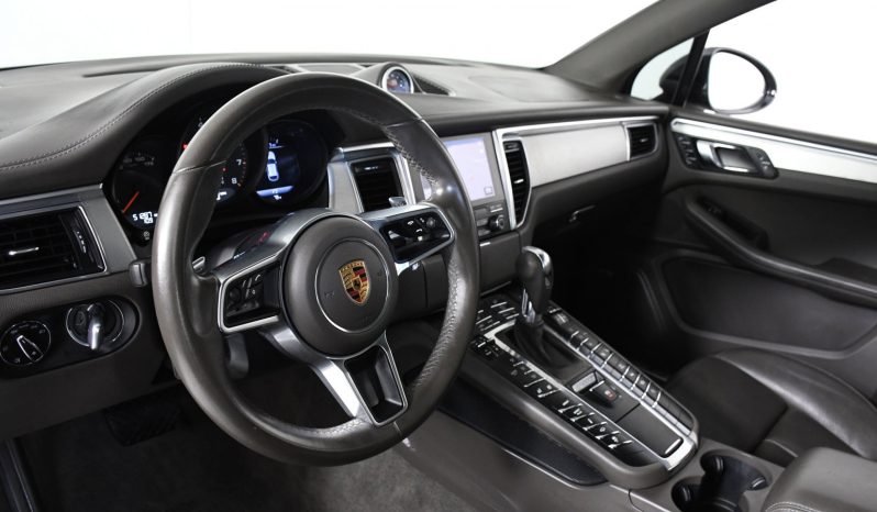 
								Buy 2021 Porsche Cayenne full									