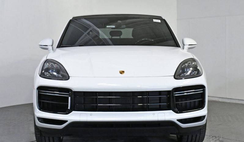 
								Buy 2022 Porsche Cayenne full									