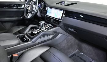 
									Buy 2021 Porsche Cayenne full								