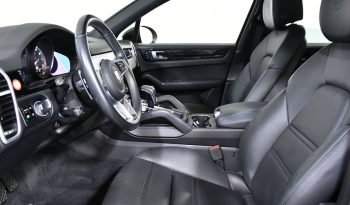 
									Buy 2021 Porsche Cayenne full								