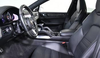 
									Buy 2022 Porsche Cayenne full								