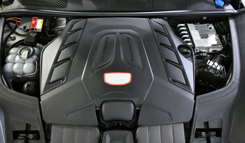 
								Buy 2022 Porsche Cayenne full									