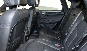 
									Buy 2021 Porsche Cayenne full								