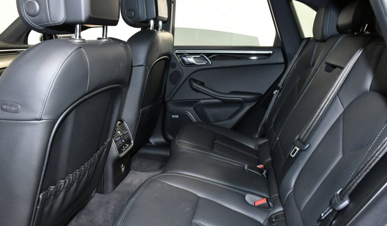 
								Buy 2021 Porsche Cayenne full									