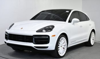 
									Buy 2022 Porsche Cayenne full								