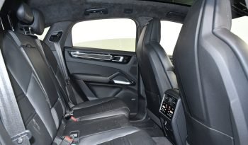 
									Buy 2022 Porsche Cayenne full								