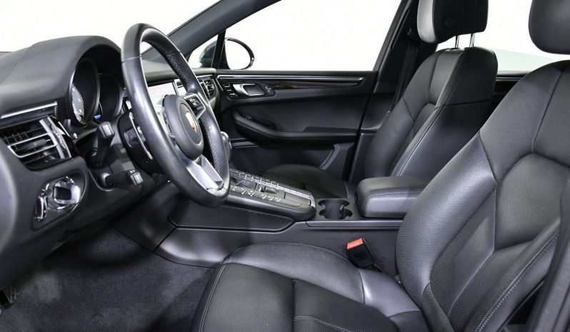 
								Buy 2021 Porsche Cayenne full									