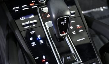 
									Buy 2021 Porsche Cayenne full								