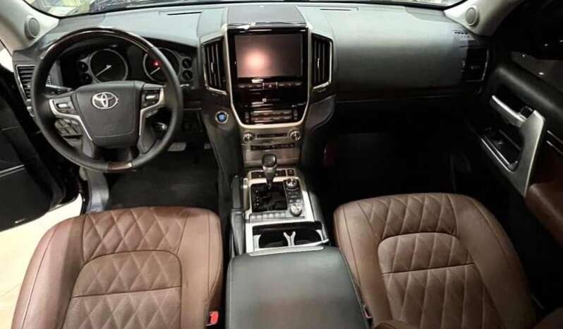 
								Buy 2021 Toyota Land Cruiser Prado full									