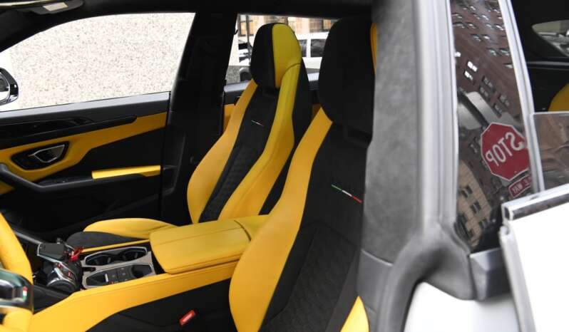 
								Buy 2022 LAMBORGHINI URUS full									