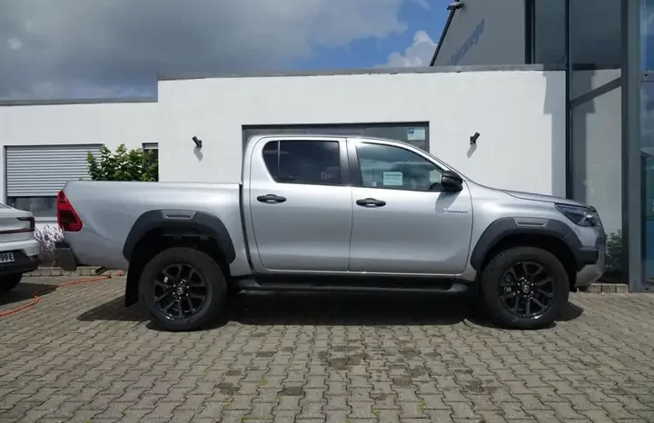 
								Buy 2022 Toyota Hilux Pickup Truck full									