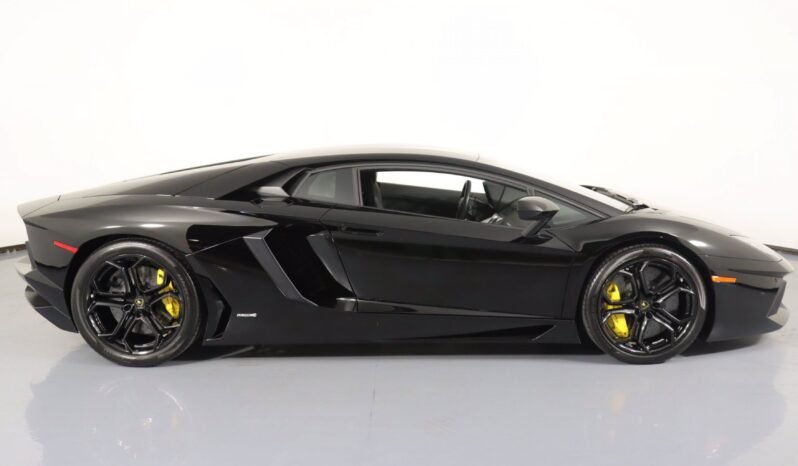 
								Buy 2020 Lamborghini Aventador SVJ full									