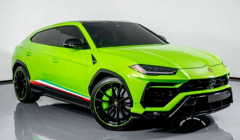 
								Buy 2022 Lamborghini Urus full									