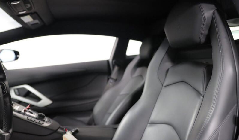 
								Buy 2020 Lamborghini Aventador SVJ full									