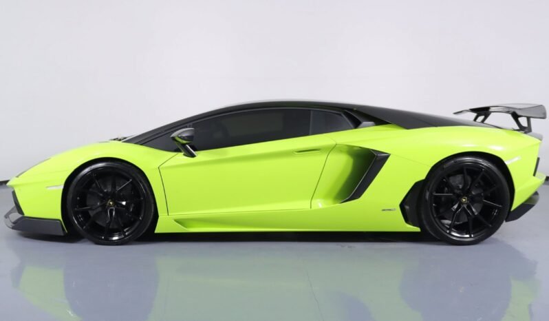 
								Buy 2021 Lamborghini Aventador SVJ full									