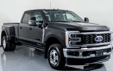 Buy 2023 Ford Super Duty F 350 DRW LARIAT