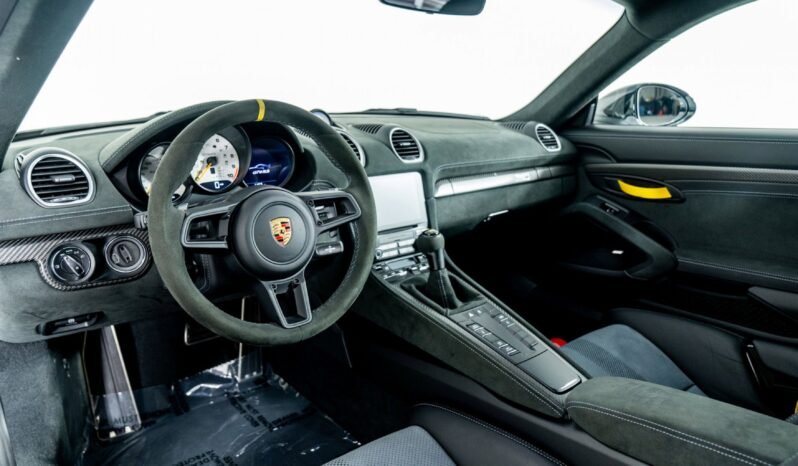 
								Buy 2018 Porsche 911 GT2 RS WEISSACH full									