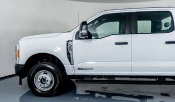 
									Buy 2023 Ford Super Duty F 350 DRW 4X4 CAB CREW XL full								