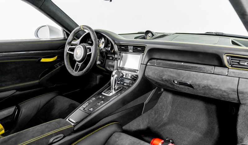 
								Buy 2018 Porsche 911 GT3 RS full									
