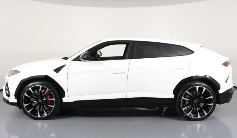 
								Buy 2022 Lamborghini Urus full									