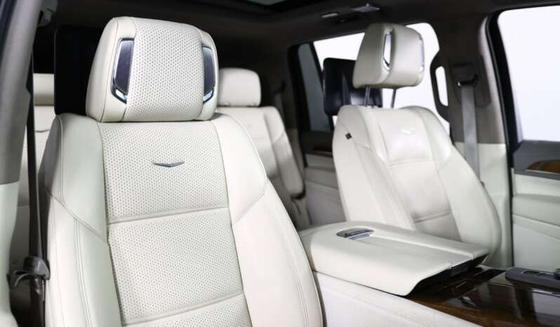 
								Buy 2022 Cadillac Escalade LUXURY full									