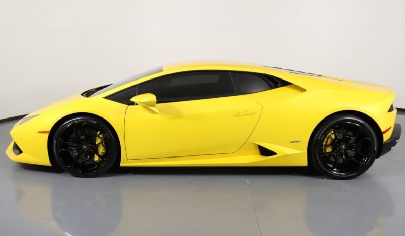 
								Buy 2022 Lamborghini Huracan EVO full									