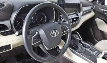 
									Buy 2021 Toyota Highlander LE full								