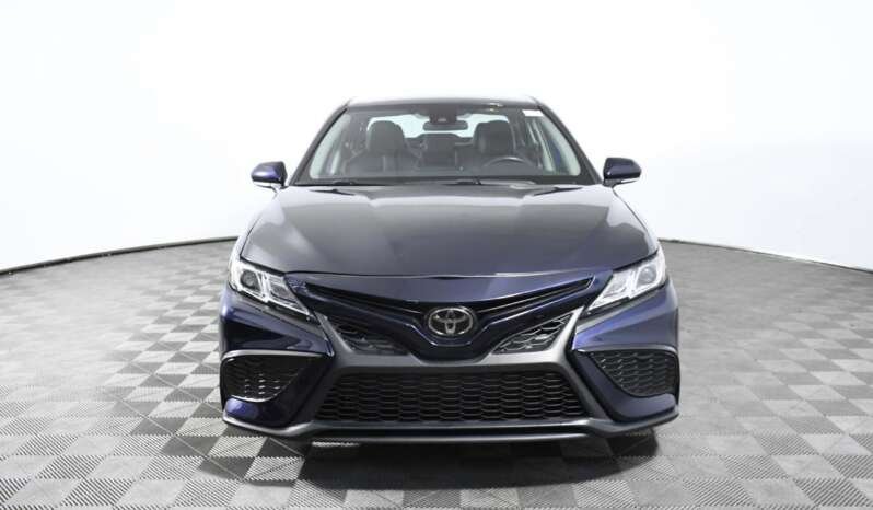 
								Buy 2022 Toyota Camry SE full									