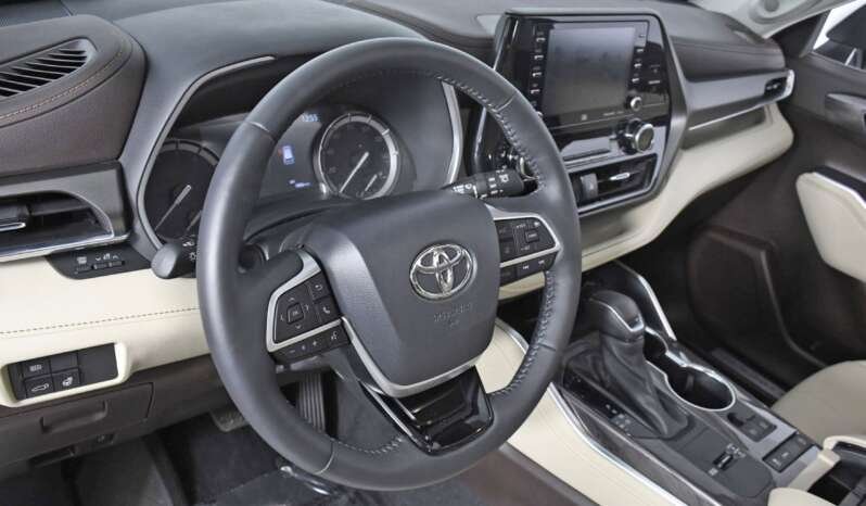 
								Buy 2022 Toyota Rav 4 full									