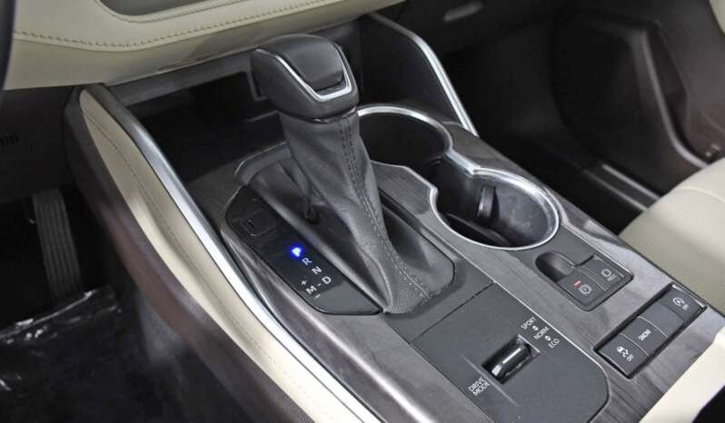 
								Buy 2021 Toyota Highlander LE full									