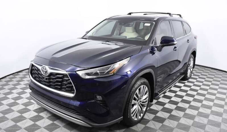 
								Buy 2021 Toyota Highlander LE full									